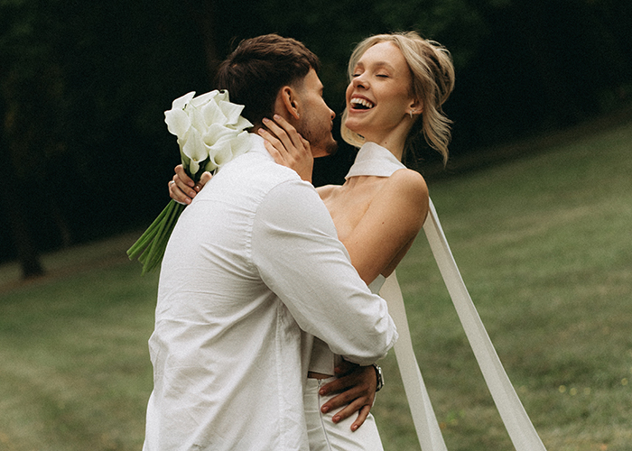 Свадебный фотограф Яна Мемей обсуждает детали съёмки с парой в Варшаве