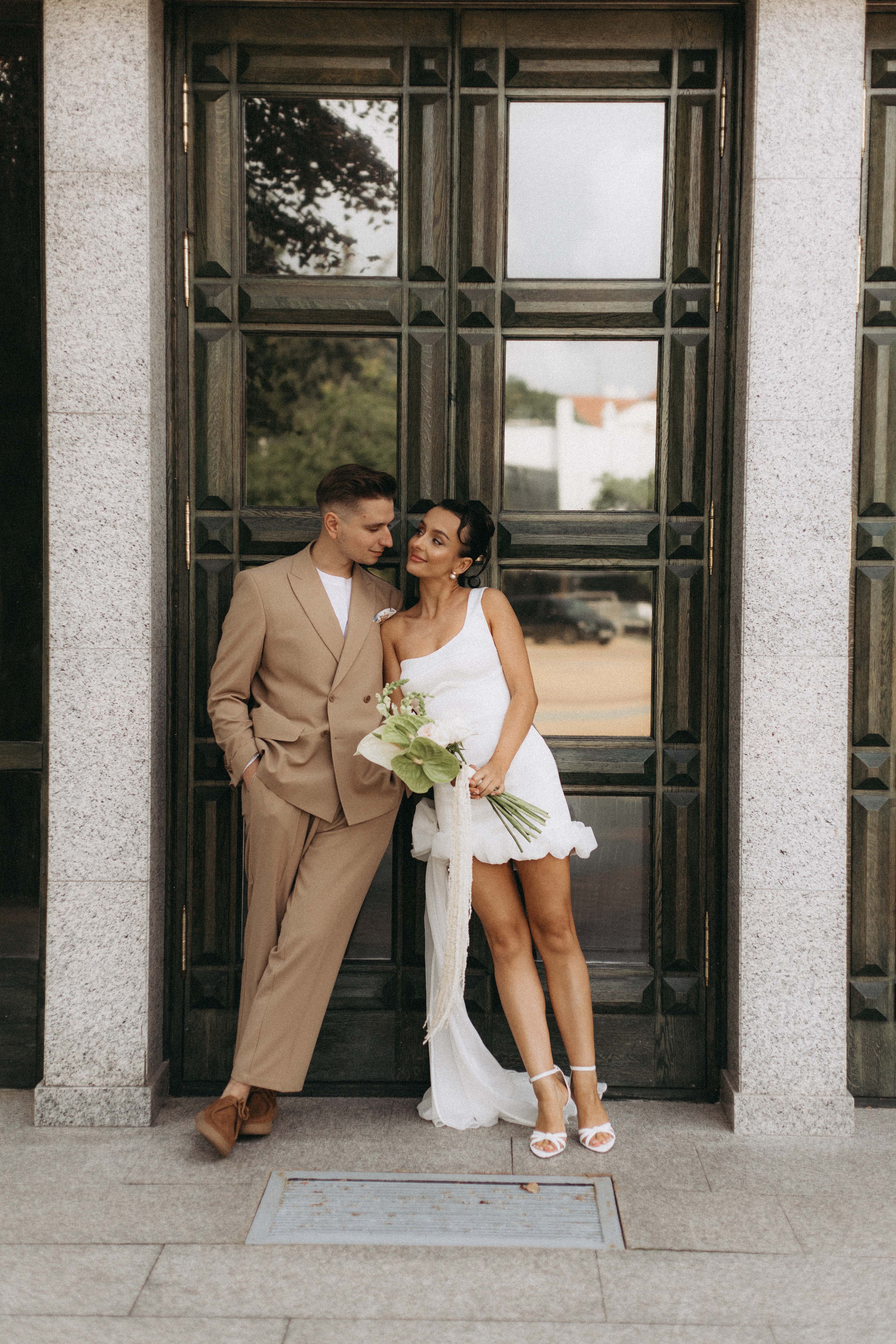 Романтическая свадебная фотосессия на закате